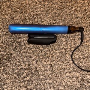 ghd Platinum+ Blue Hair Straightener with Black Cover